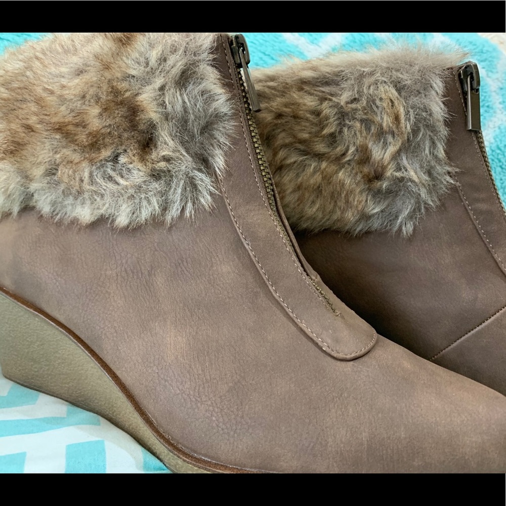 Aerosoles A2 Bintegrity Brown Ankle Boot - Picture 7 of 10